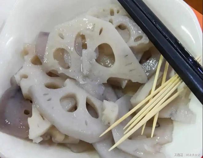 房一日三餐花不到30元：结婚5年存下50w麻将胡了试玩模拟器广西95后小夫妻为存钱买(图2)